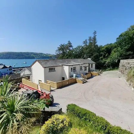 Crow's Nest - 2 - Self Catering Glandore