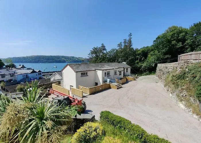 Crow's Nest - 2 - Self Catering Glandore